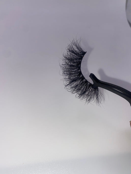Main Character Lashes