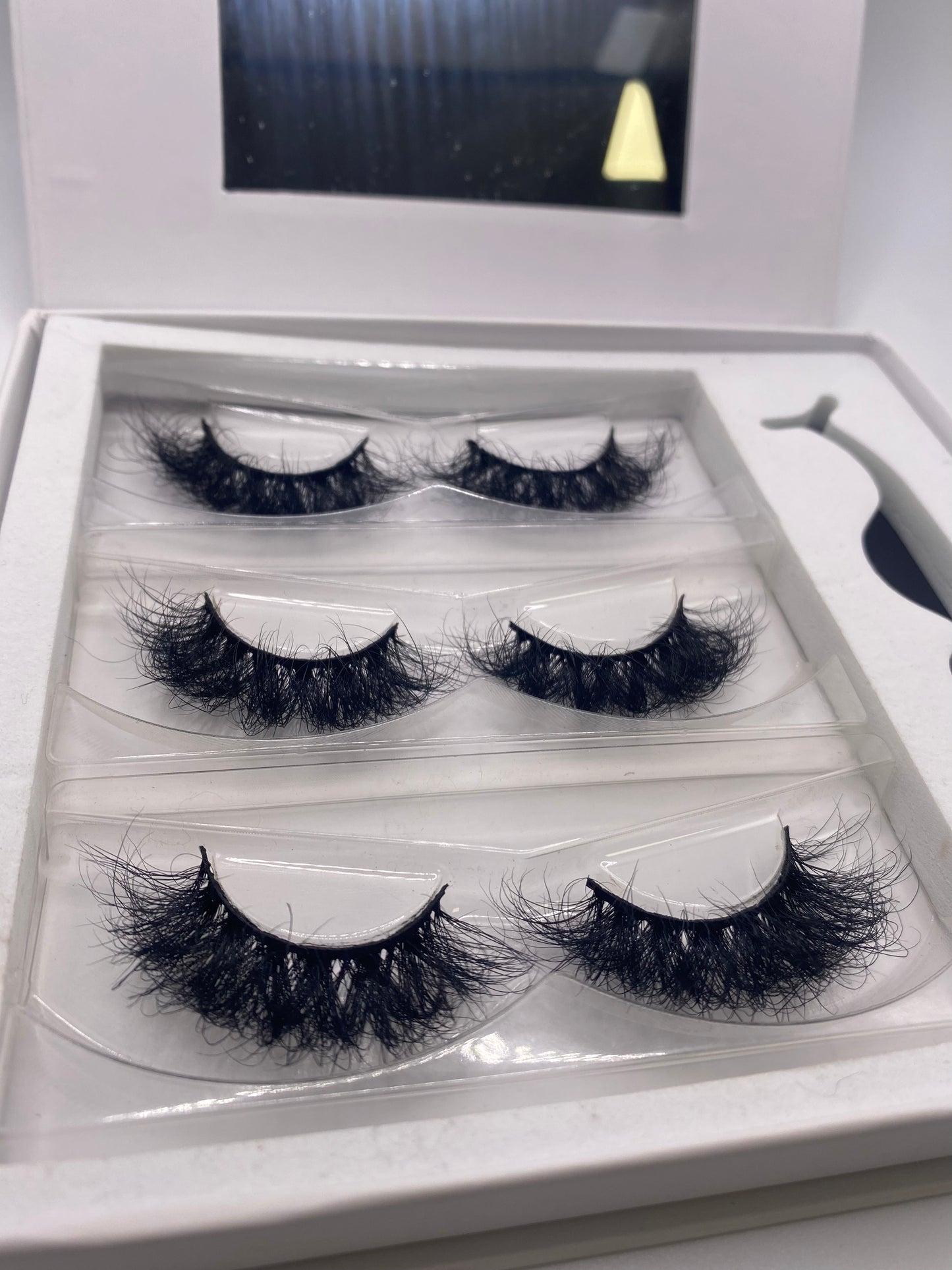 Out Do Lashes